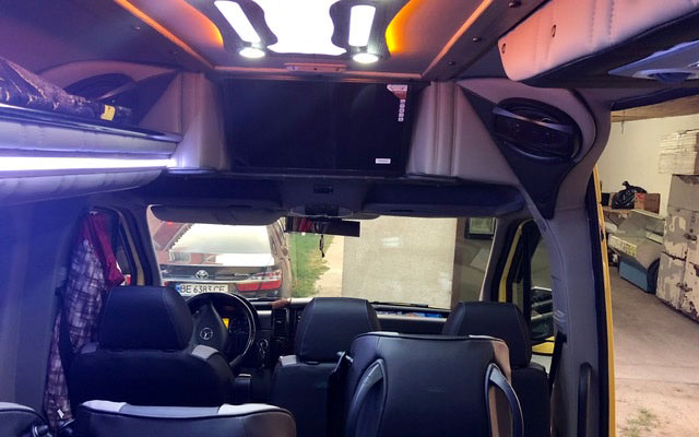 Mercedes-Benz Sprinter 319